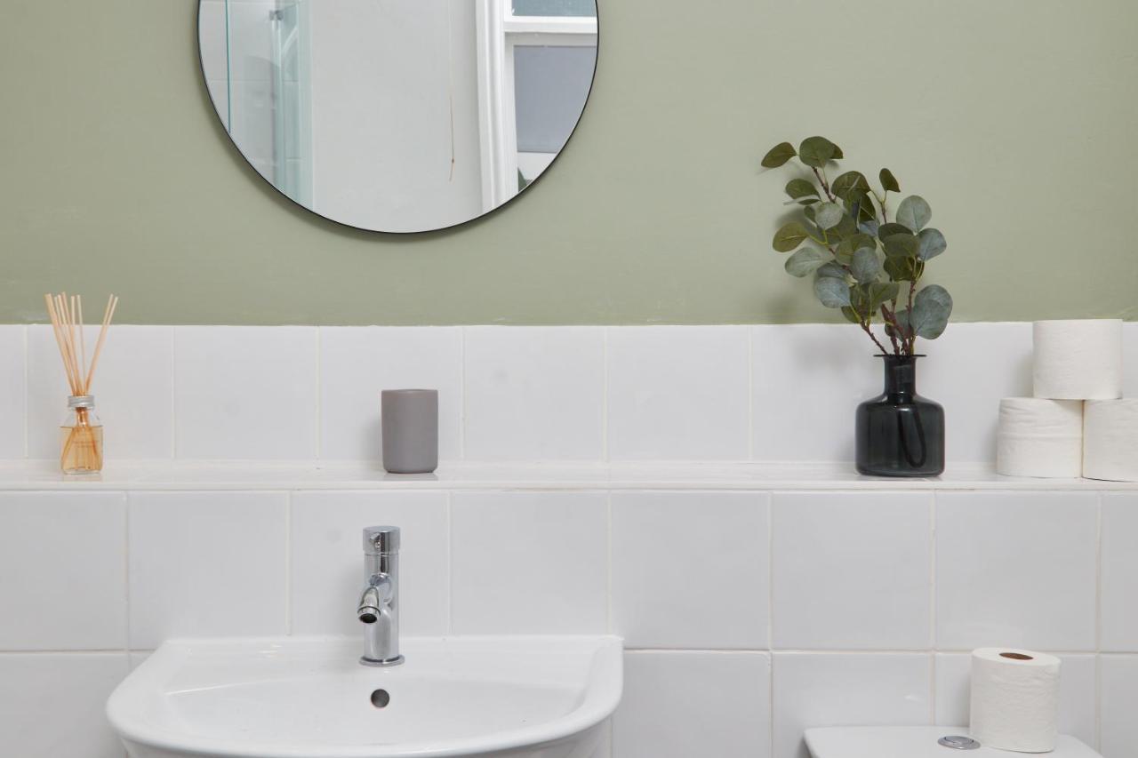 Wonderful Apartment In Bath With Garden - Sleeps 8 Екстер'єр фото
