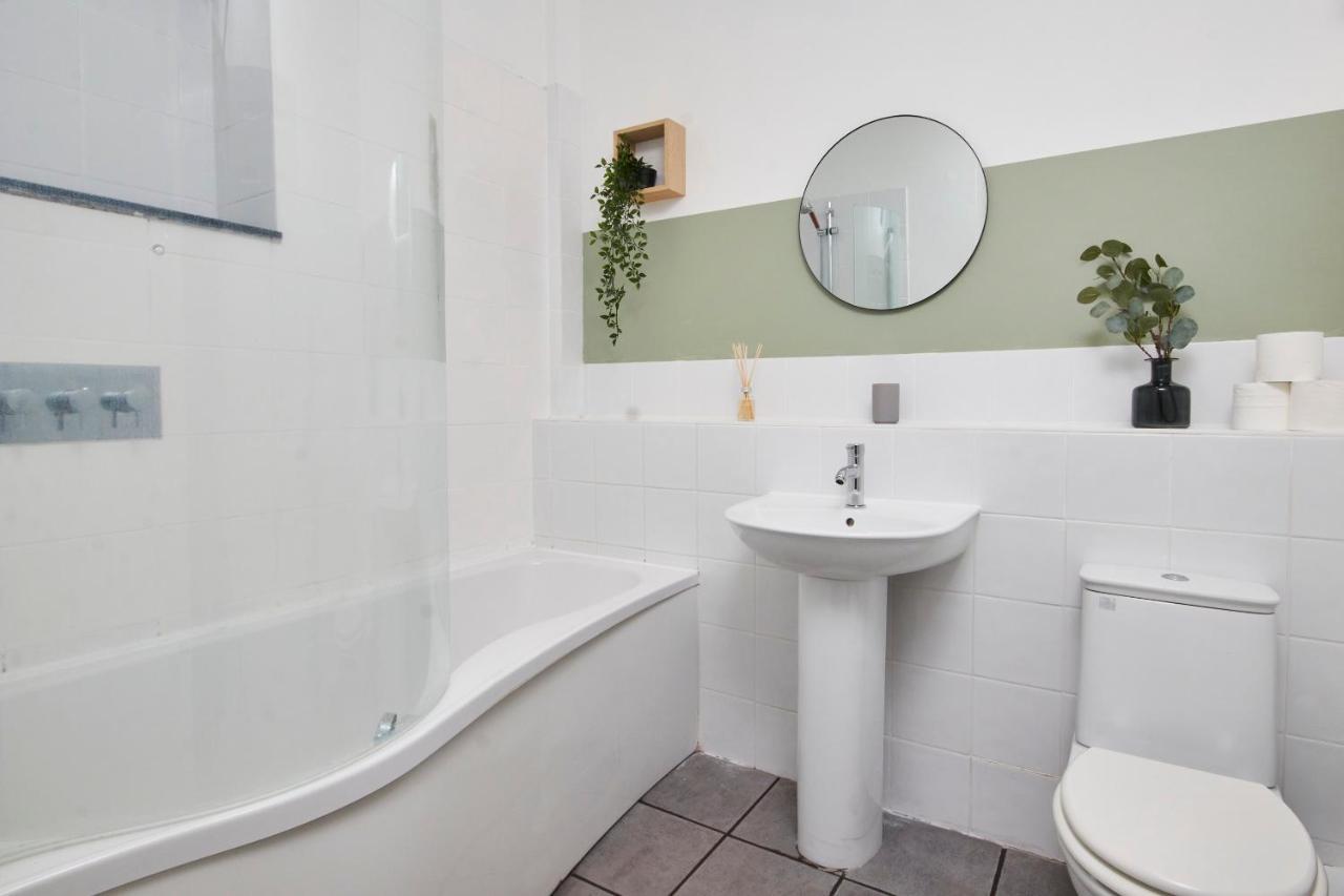 Wonderful Apartment In Bath With Garden - Sleeps 8 Екстер'єр фото