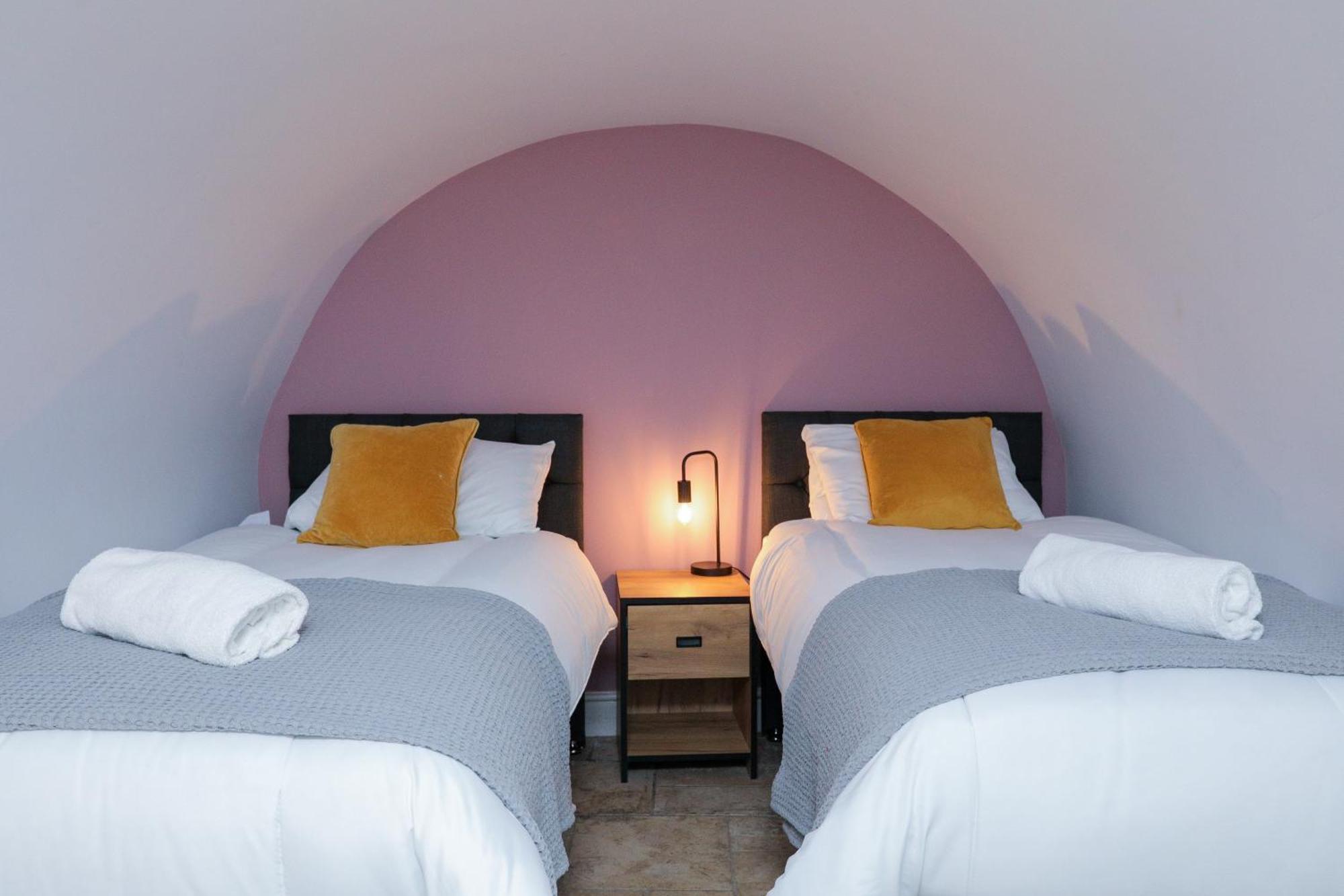 Wonderful Apartment In Bath With Garden - Sleeps 8 Екстер'єр фото